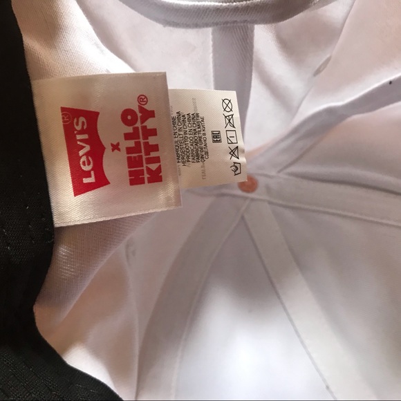 Levi's X Hello Kitty White Cap - Picture 7 of 8